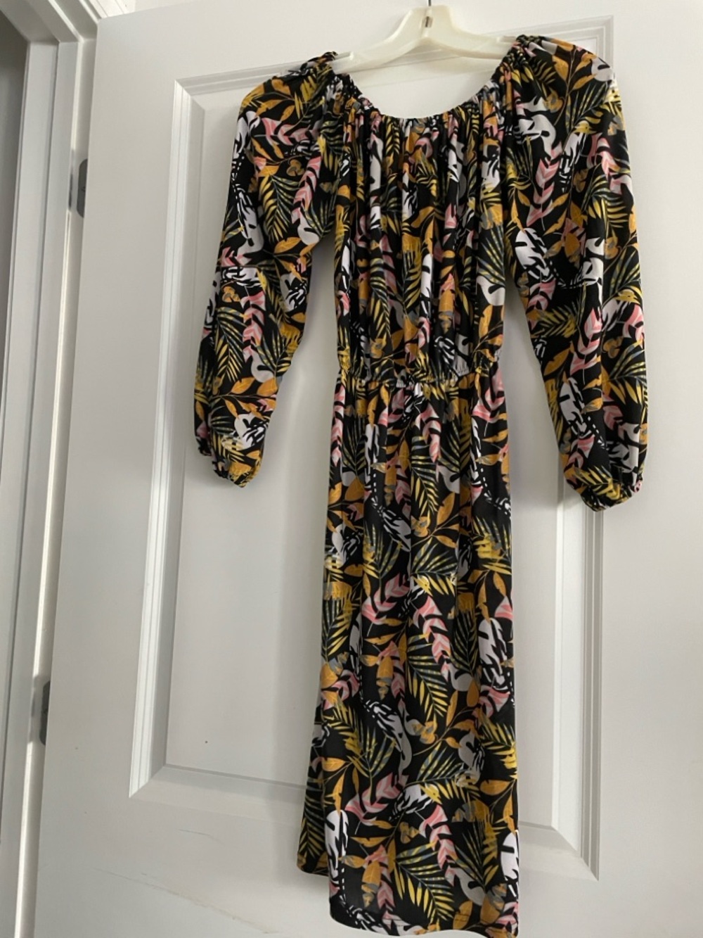 Women ‘s  Vibrant Colored Summer Dress Size S-M Tropical Nature Print Vacation